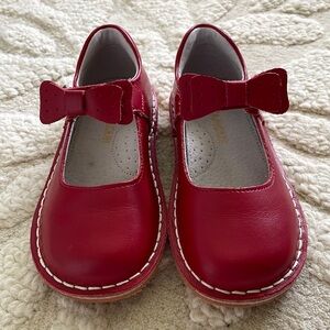 Red leather girls’ Mary Jane shoes